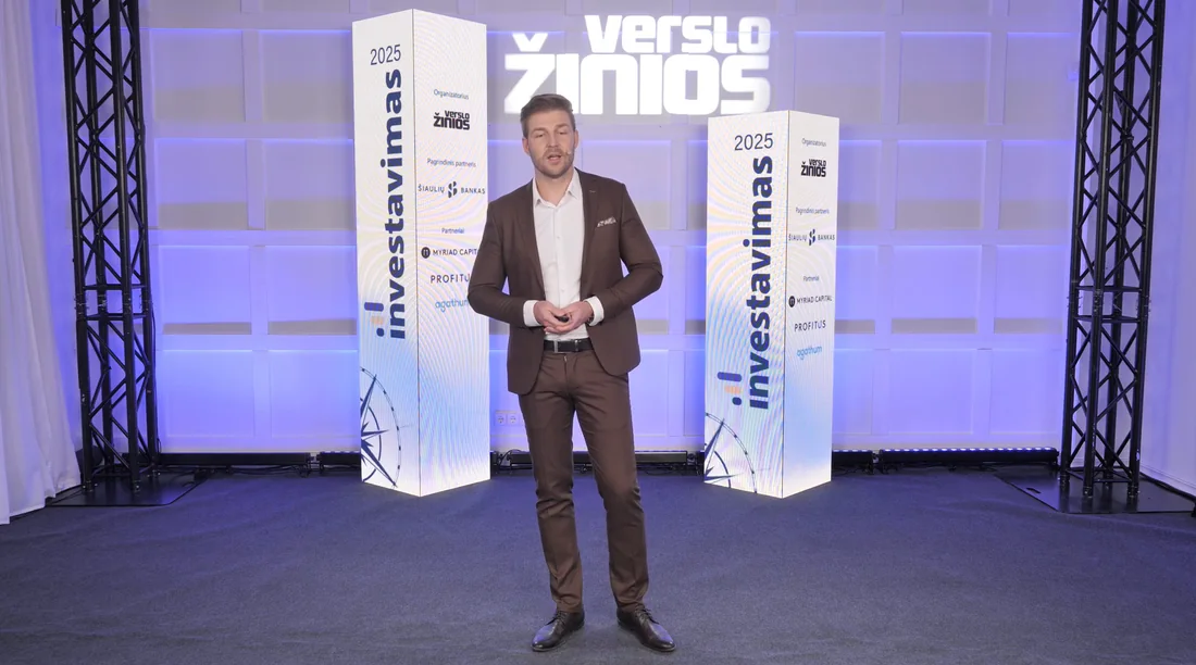 Martynas Juška skaito pranešimą konferencijoje Investavimas 2025